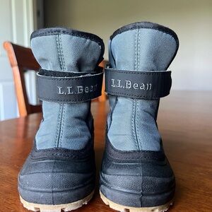 L.L. Bean Kids' Black and Blue Snow Boots
